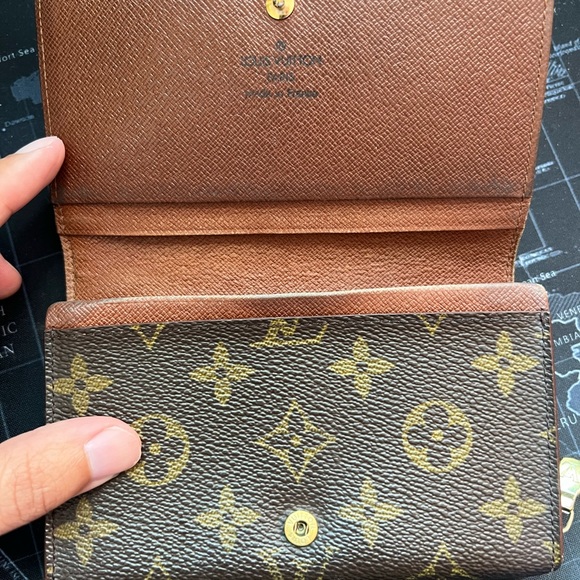 Louis Vuitton Tresor Wallet Monogram - Picture 2 of 12